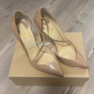 Christian Louboutin Jumping Nude Patent Leather Cross Strap Pumps Eu 41 or Us10
